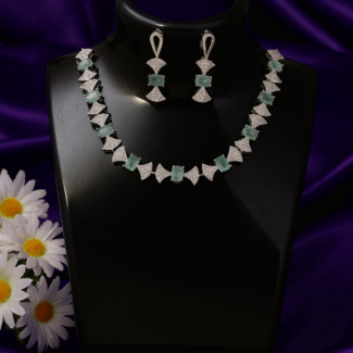 Elegant Diamond and Emerald Necklace with Matching Earrings